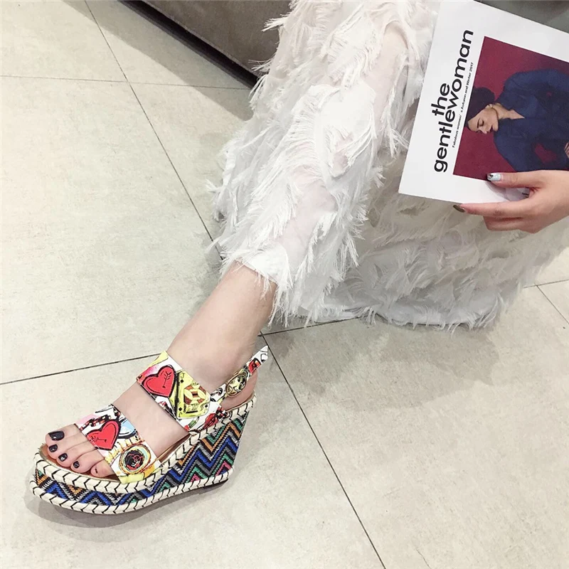 Summer Fashion Women Platform Sandals Luxury Designer High Heels Wedge Sandals Novelty Peep Toe Cork Sandals Party Shoes