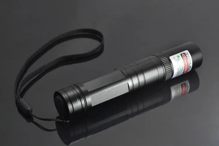 Tinhofire الليزر 850 مصباح 5 mw قلم ليزر 532 نانومتر الأخضر القلم 5000 متر مصباح يدوي ليزر أخضر Tinhofire الليزر 850 مصباح 5 mw قلم ليزر 532 نانومتر الأخضر القلم 5000 متر مصباح يدوي ليزر أخضر