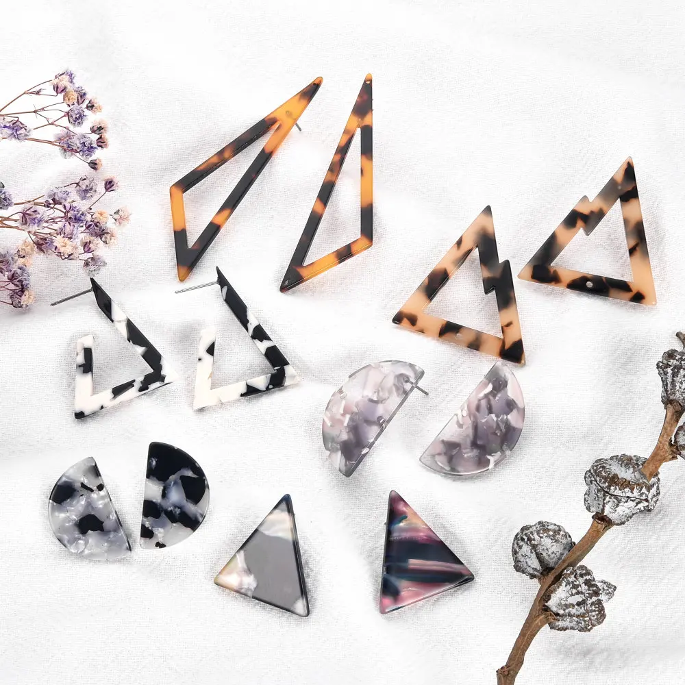 

Boho Fashion Resin Triangle Leopard Black White Earrings Tortoiseshell Earrings Geometric Stud Earrings Multicolor Earring 2018