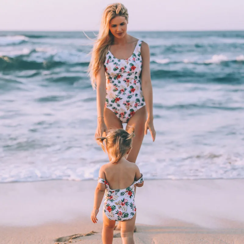 

2020 Women Baby Girl One Piece Flower Bathing Suit Family Matching Swimwear Mother Daughter Swimsuit Beachwear Swimming Clothes