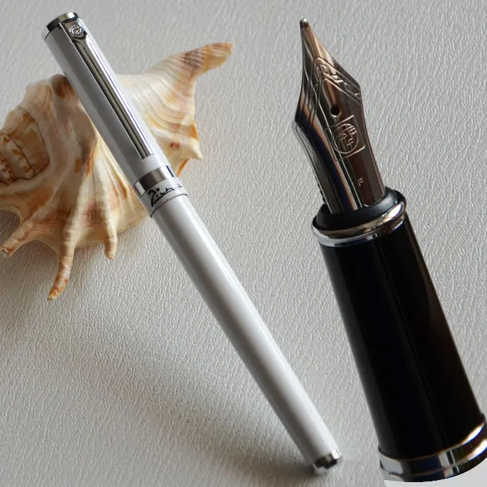 

PICASSO 609 EXECUTIVE WHITE AND SILVER FINE NIB FOUNTAIN PEN DREAM