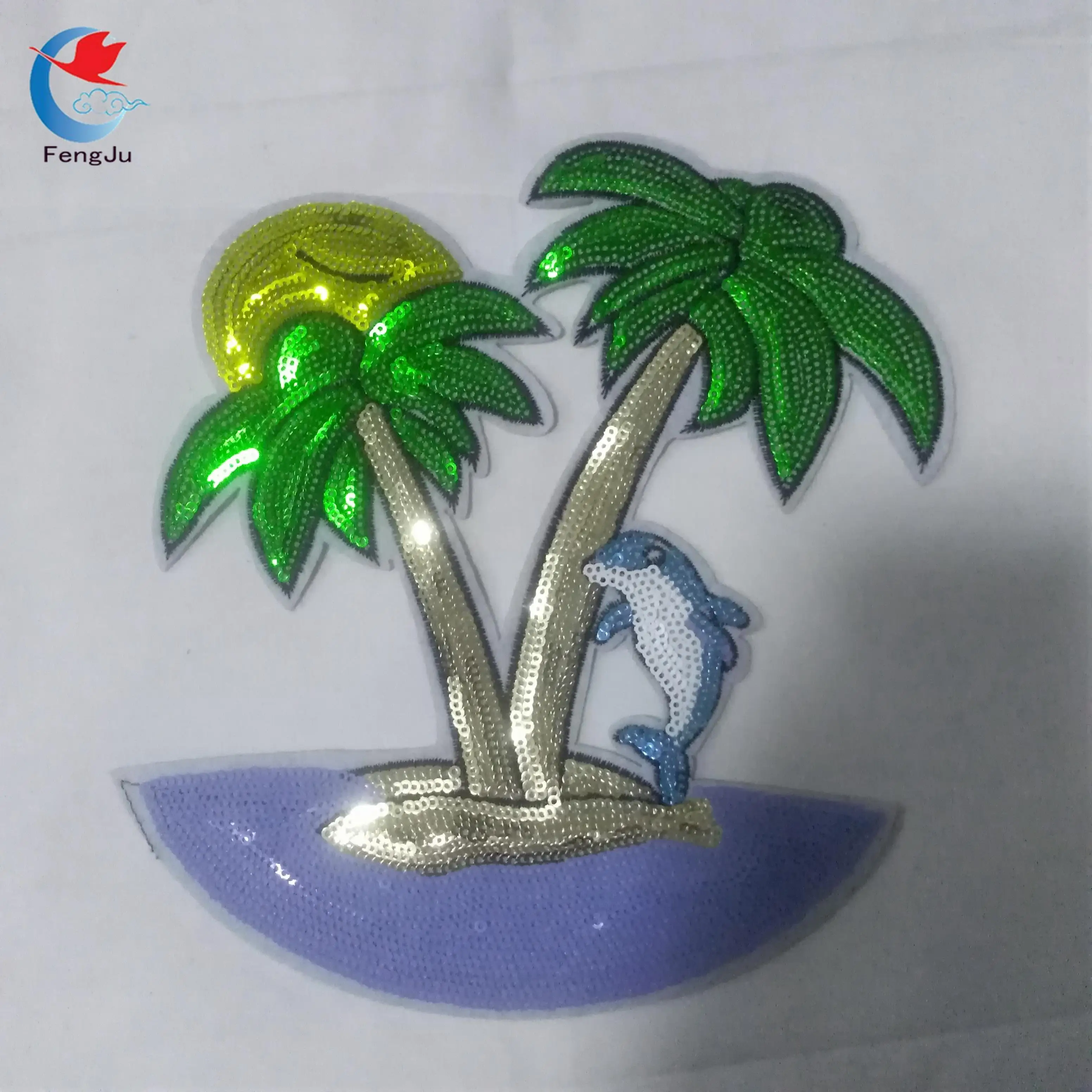 

FengJu Coconut tree with bird or fish Sequined Patches Lovely Applique lion on Patch for Clothes Bags Apparel Accessory 1pc
