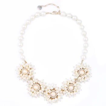 

Sweet Women Graceful Flower Handmade Simulated Pearl Necklace