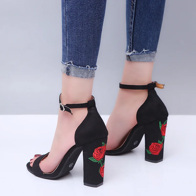 

Women Sandals Sweet Flats Comfortable Beach Sandals Flip Flops Casual Summer Shoes Fashion Footwear