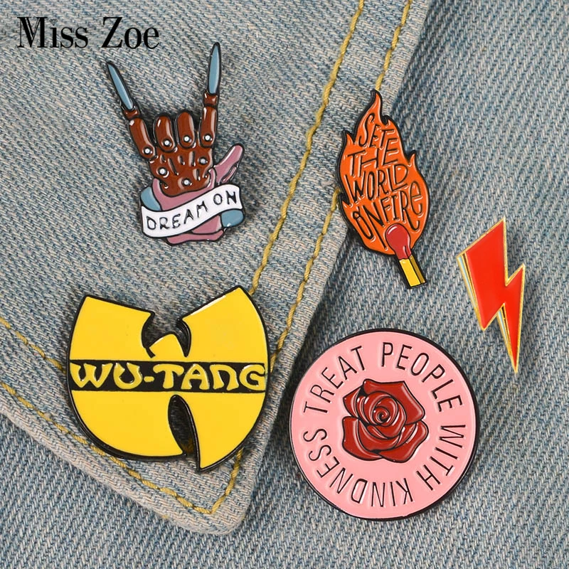 

Rock You Enamel Pin Wu-tang OD Queen David Bowie Brooches Bag Clothes Lapel Pin Badge Rock and Roll Band Jewelry Music Lovers