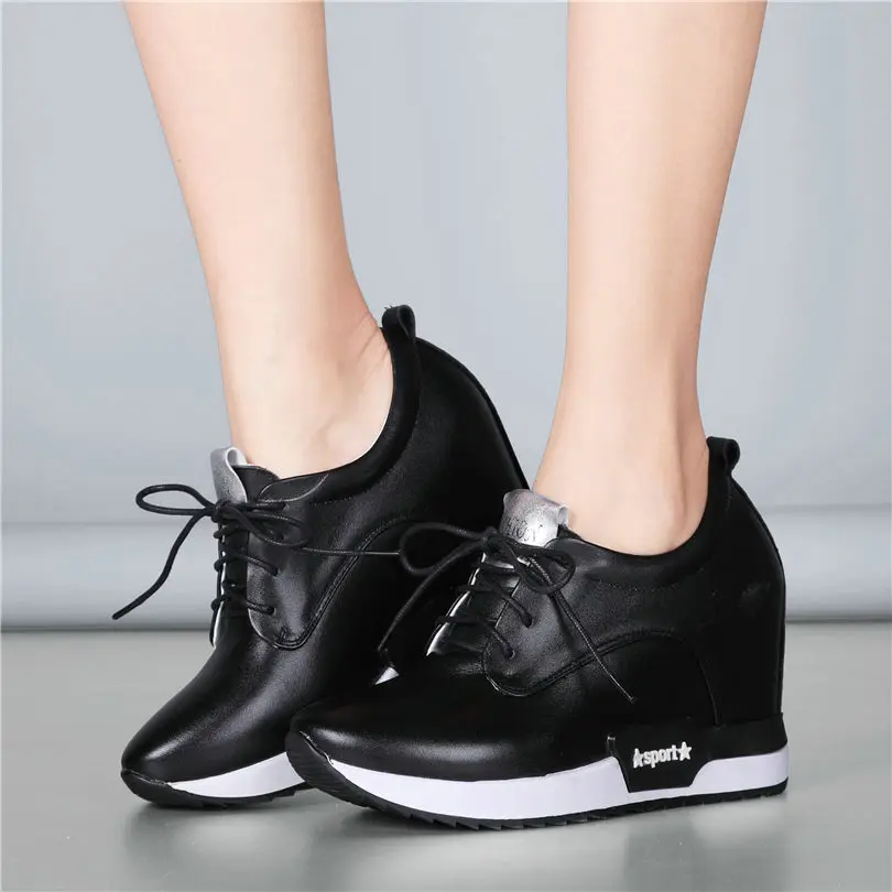 Женские кроссовки в стиле панк на высоком каблуке для тенниса; обувь на шнуровке из натуральной кожи; туфли-лодочки на платформе с круглым носком; повседневная обувь
