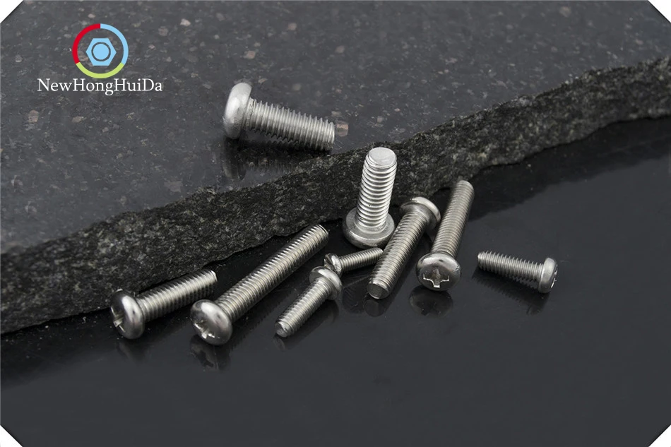 Pan head machine screw