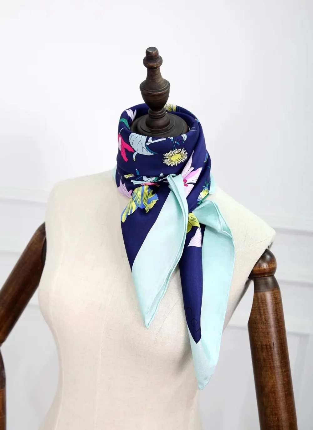 Новое поступление осень Весна цветочный принт 90*90 см квадратный шарф шелк саржа ручная работа рулон Шаль Обертывание для женщин леди
