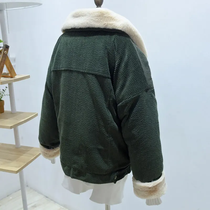woman-Loose-Corduroy-Jacket-Women-New-Thick-Winter-lambswool-Jackets-Ladies-Cute-Outerwear-Coat-Warm-Parka-(2)