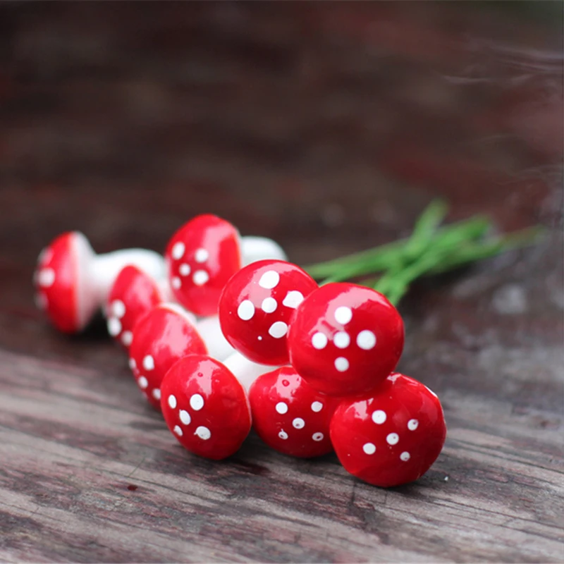 50 шт. 2 см/3 см искусственные мини Красные грибы, миниатюры Сказочный Сад Террариум с мхом каваи украшения колья ремесло для дома - Цвет: Красный