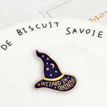 Broche mágico para amigos, chapéu de bruxa escura, bottons góticos, básico, broche de bruxa, presente de joias para amigos