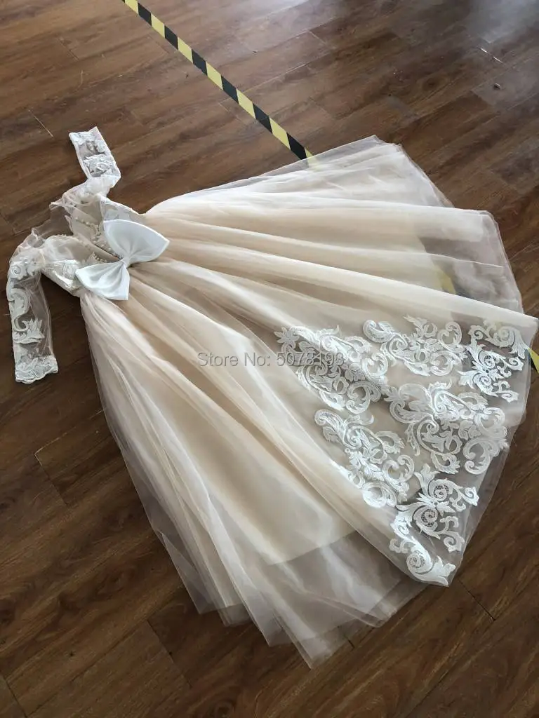 hot sale O-neck full sleeves A-line floor-length sweep train tulle flower girl dresses appliques&buttons free shipping
