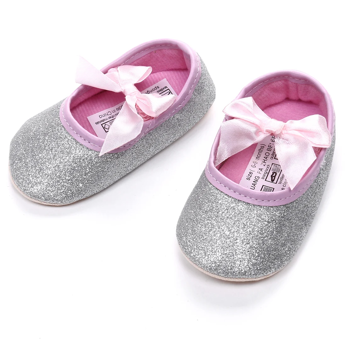 Обувь для маленьких девочек с мягкой подошвой; обувь для маленьких принцесс; цвет золотой, серебряный; мокасины для малышей; нескользящая хлопковая обувь для новорожденных; 0-18 месяцев - Цвет: Серебристый