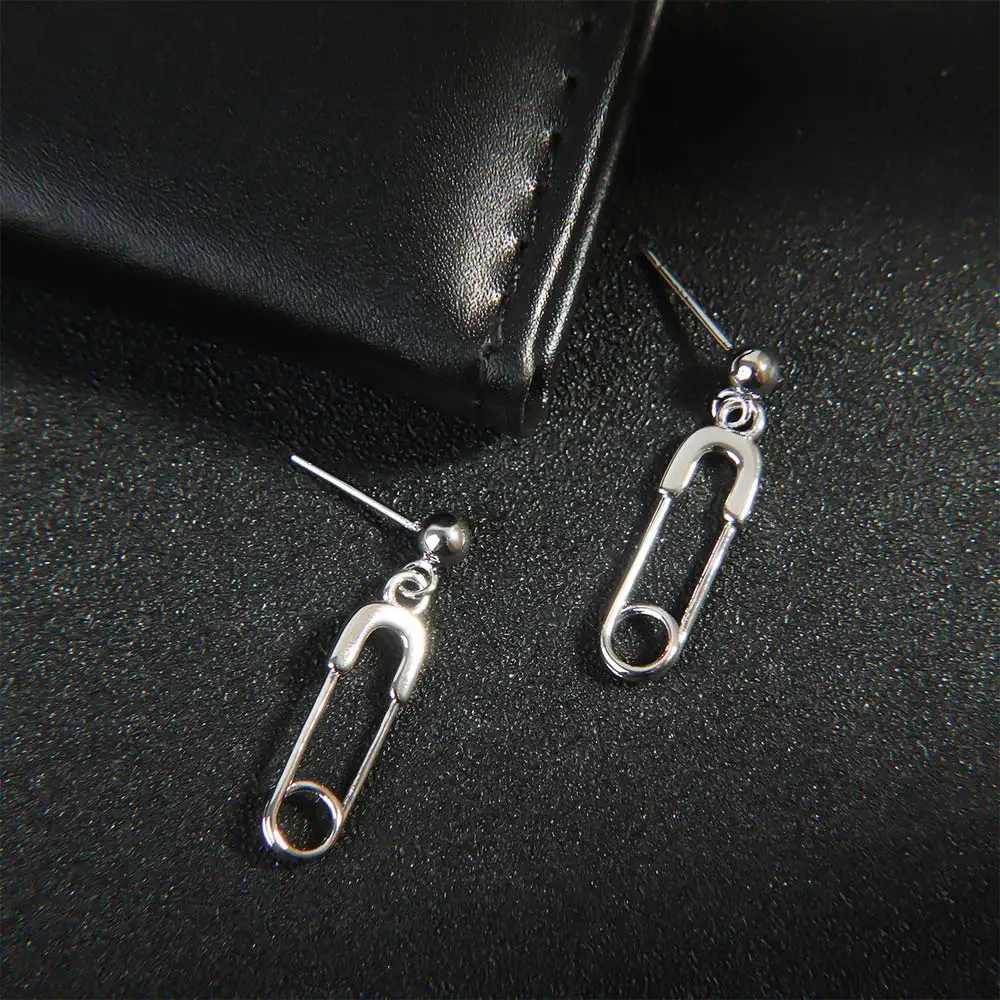 

2019 New Party Punk Personality Safety Alloy Paper Clip Dangle Earring For Girl Silver Color Hollow Pin Fashion Jewelry