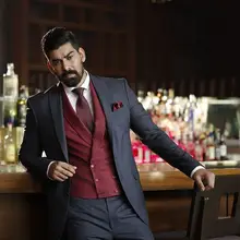Темно-серые мужские свадебные костюмы для выпускного вечера, костюм джентльмена из 3 предметов, красный жилет, блейзер, мужской пиджак на заказ+ брюки+ жилет