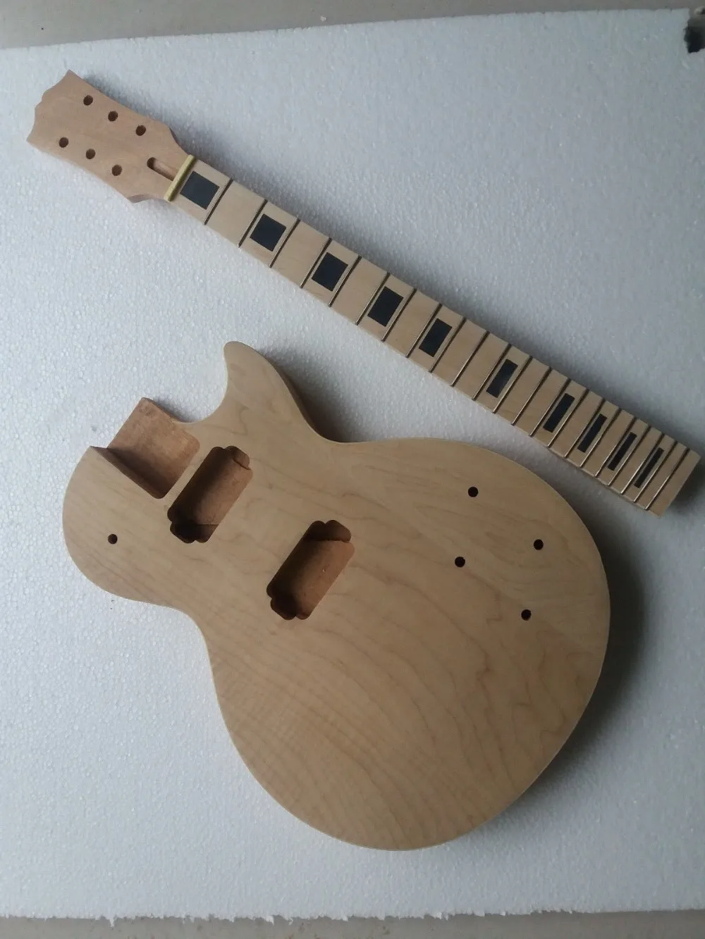 Unfinished Guitar Neck and body for LP Replacement 22 Fret maple
