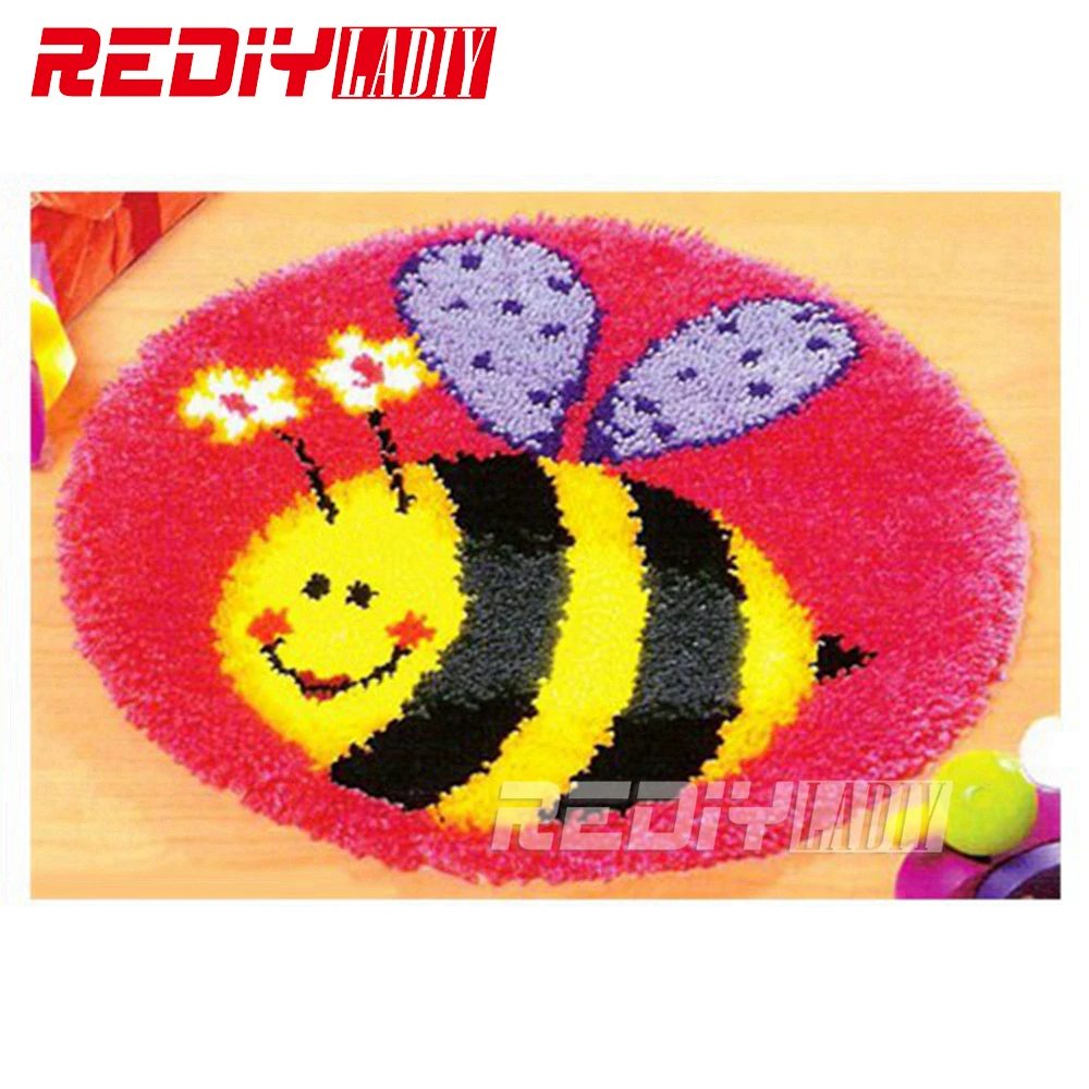 

REDIY LADIY Latch Hook Rug Kits Cartoon Bee Wall Tapestry Floor Mat Pre-Printed Canvas Cushion Yarn Embroidery Unfinished Carpet