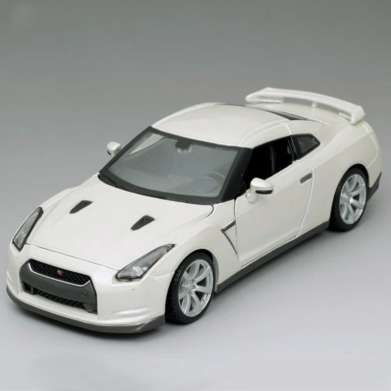 Maisto 1 24 Model Car Gtr Skyline Gt R R35 White Metal Racing Maisto 1 24 Model Car Gtr Skyline Gt R R35 White Metal Racing Vehicle Play Collectible Models Sport Cars Toys For Gift In Casts Toy Vehicles From