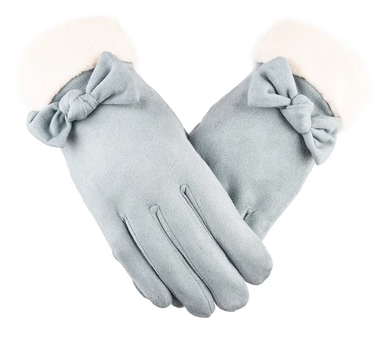 women skiing gloves