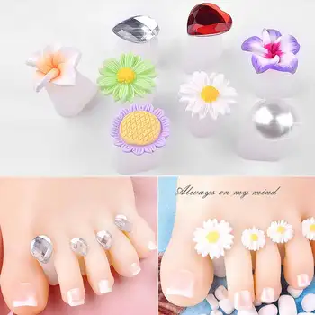 

8Pcs/Pack Silicone Toe Separator Daisy Flowers Pearls Heart Rhinestones Designs Toe Spacers Foot Care Pedicures Manicure Tools
