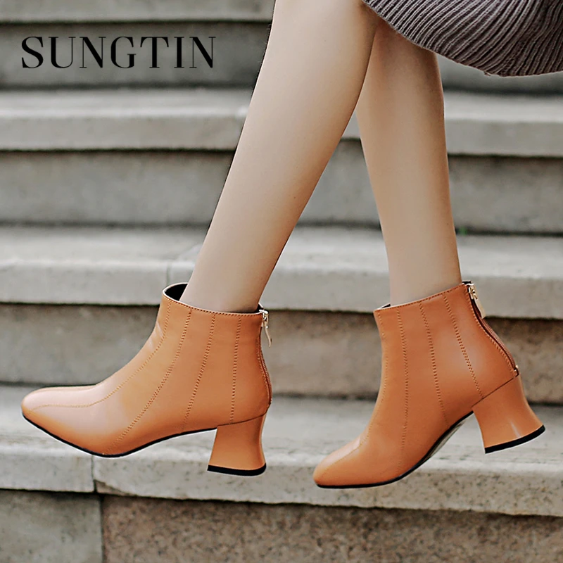 

Sungtin High Quality Genuine Leather Women Ankle Boots Round Toe Autumn Winter Warm Short Riding Boots Ladies Booties Plus Size