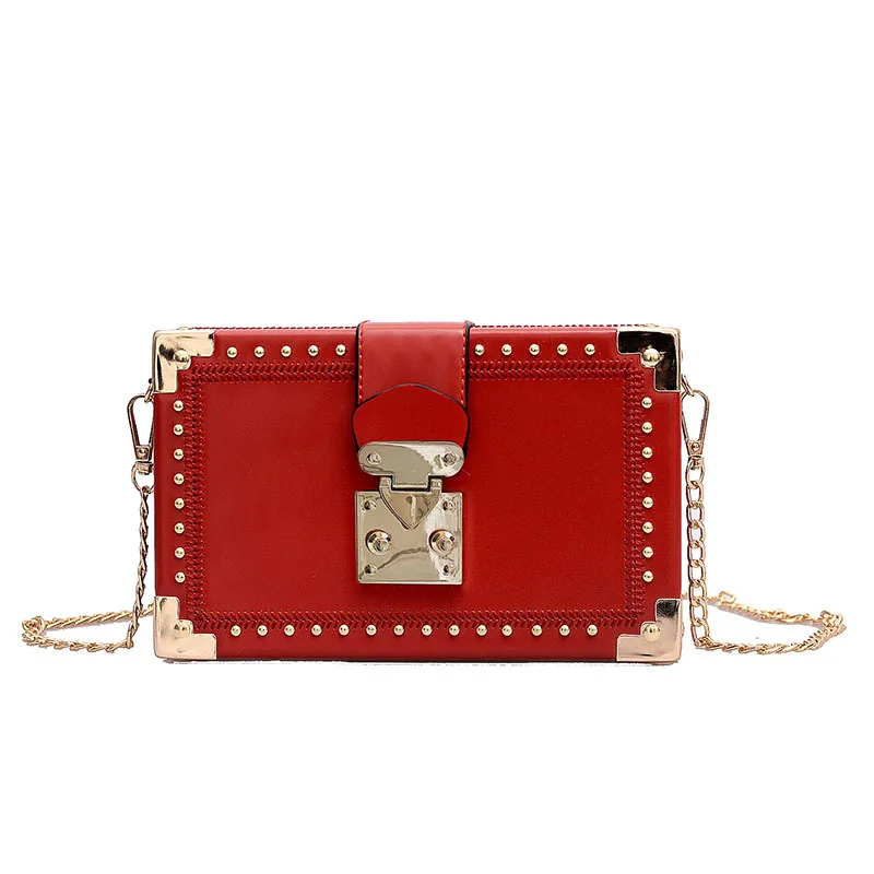 

Vintage woman bage withe chainhandle and Retro Rivet