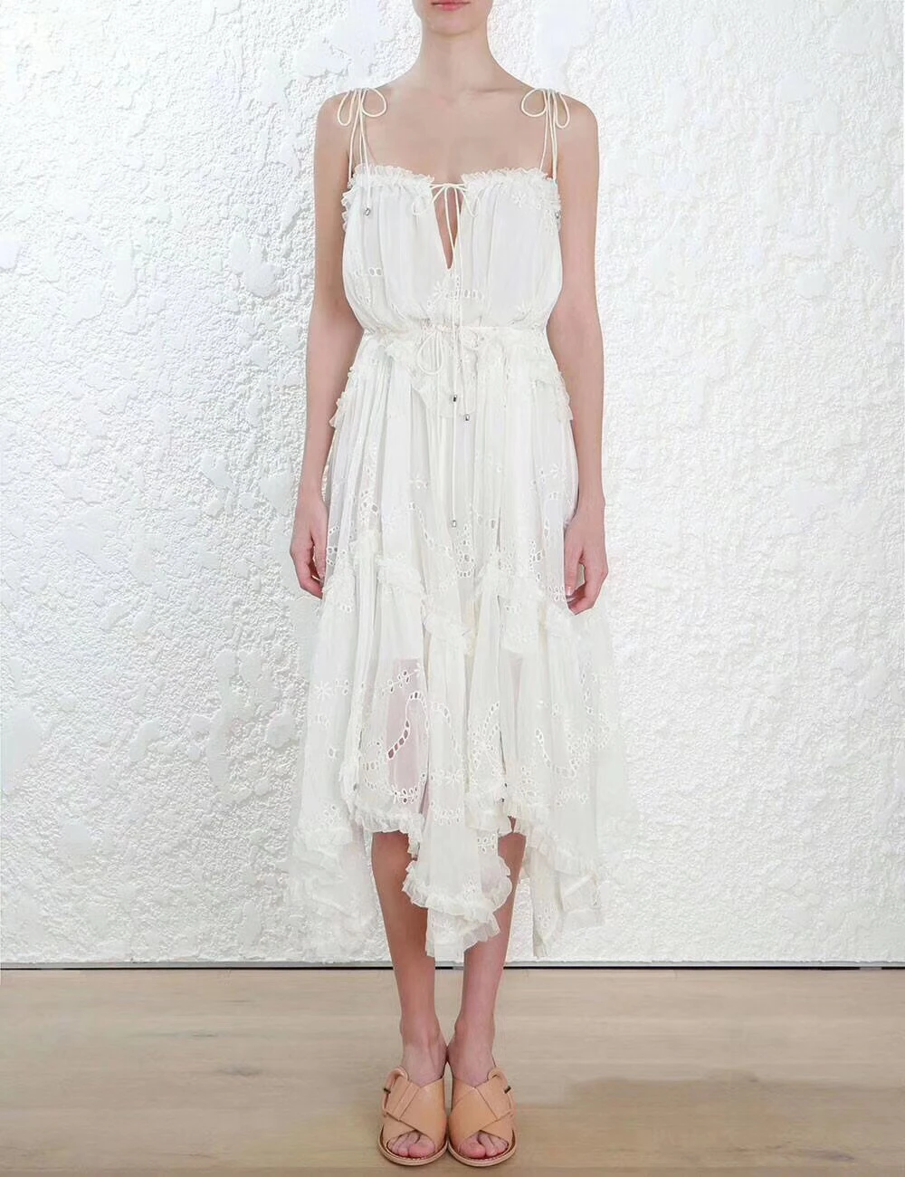 Женское шифоновое платье на бретельках с рюшами, белое шелково-жоржеттное платье средней длины, асимметричное платье с бантиком, платье средней длины