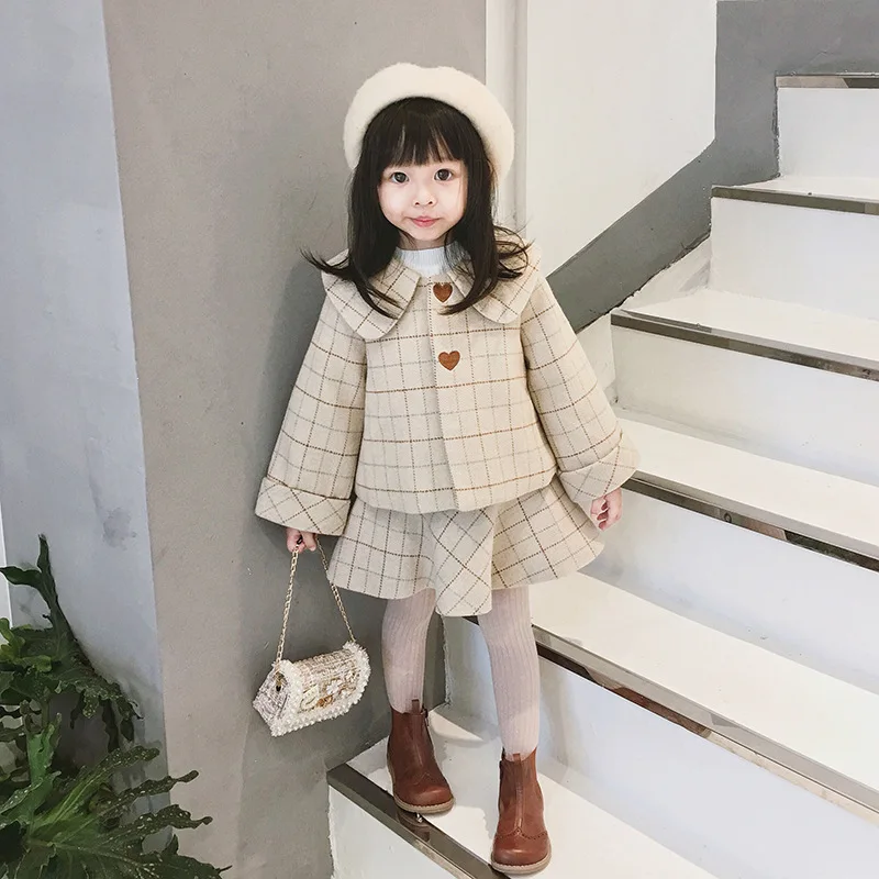 Модный комплект из 3 предметов, одежда зима-весна-осень, детская одежда Комплекты с длинными рукавами шерстяное пальто в клетку для девочек+ платье в клетку+ береты, шапка