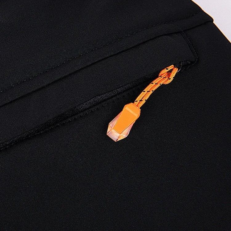 AM174_08