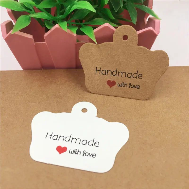 

100pcs/lot 5x4cm Crown Vintage Price Tag Gift Printed Handmade With Love Kraft Paper Tag Clothes Shoes Bag Price Packaging Label
