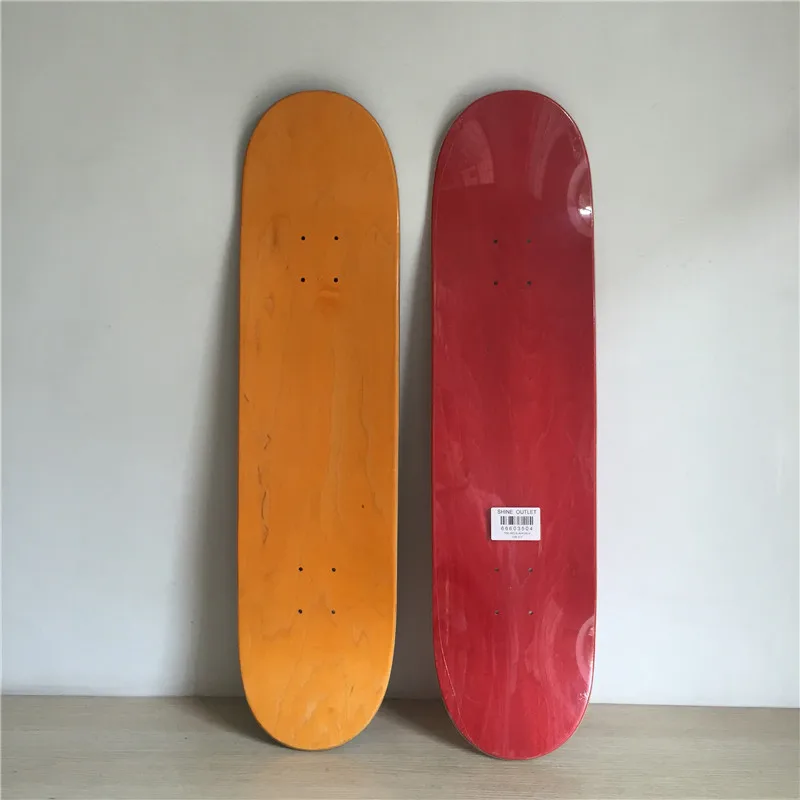 Goede 2015 Groothandel 2 stks partij Leeg Gekleurde Skateboard Deck Canadese Maple Skate Decks Rood Groen amp; Zwart Kleuren Beschikbaar