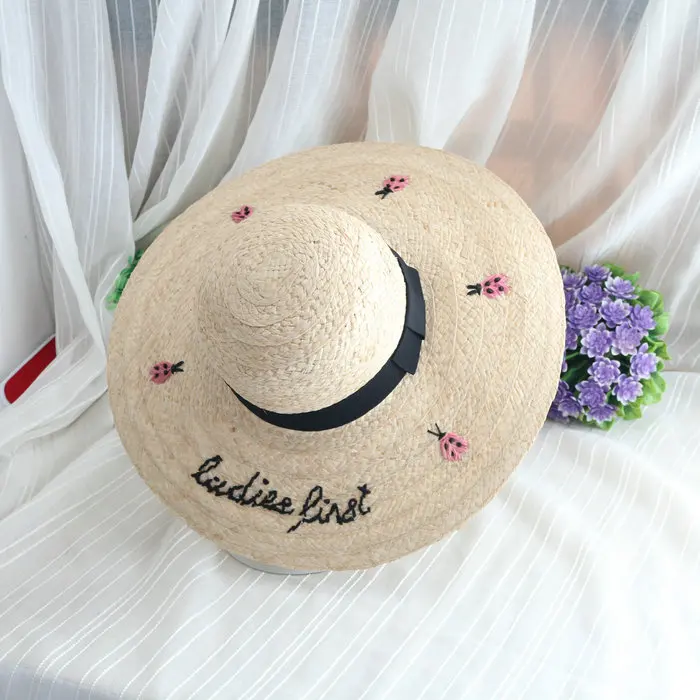 الصيف النساء خطابات الخنفساء التطريز سترو أحد قبعة واسعة حافة الشاطئ قبعة مع الشريط تريم uv حماية