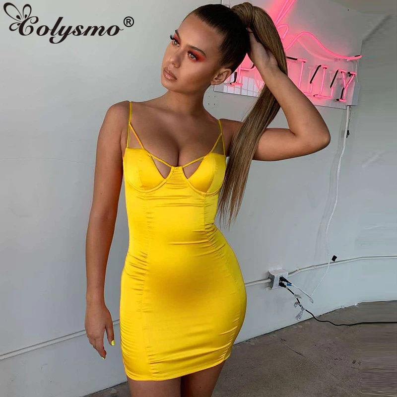 Cena Colysmo letnia satynowa sukienka 2020 kobiet Party Dress Sexy unikalne geometryczne drążą Backless elegancka obcisła sukienka Mini sukienki