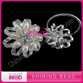 

2014 hot sale pearl rhinestone napkin ring for table decor,free shipping,new design crystal pearl rhinestone napkin ring