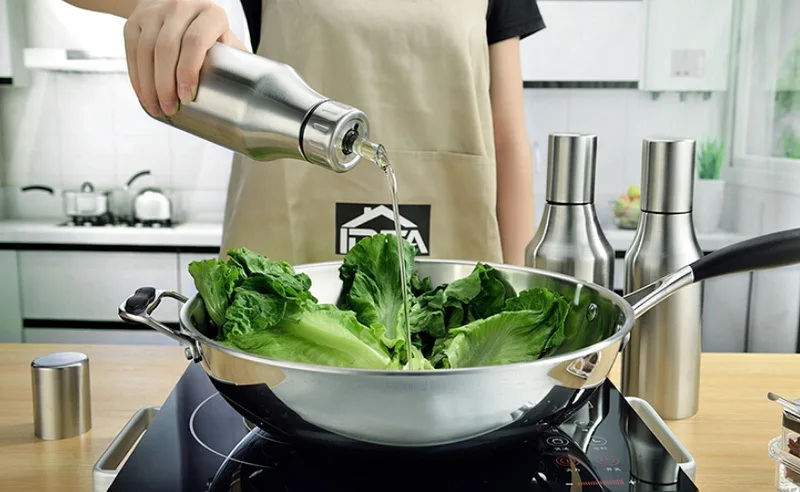 500ML Leakproof oiler soy sauce bottle spill prevention creative kitchen stainless steel oil herb tools with lid