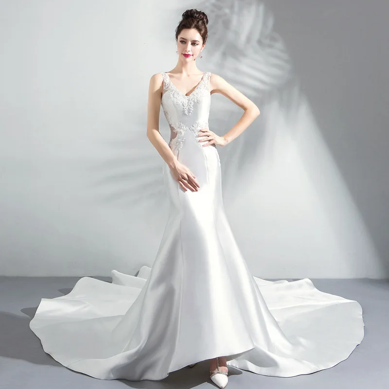 

2019 New Young Mother Solid Color V-neck Tight-fitting Sleeveless Trailing Satin Dress