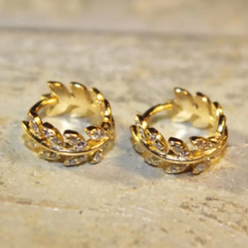 Модные серьги-кольца Huggies золотистого цвета в форме листьев для женщин, маленькие кольца с кристаллами и листьями, ювелирные изделия для сережек