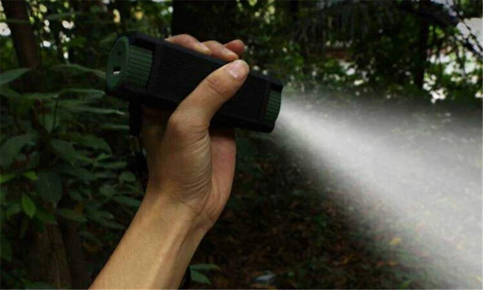 power bank flashlight09