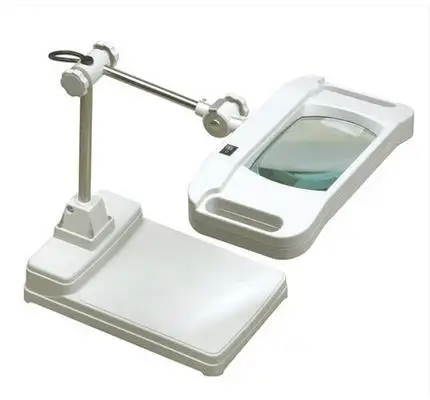 magnifying glass desktop