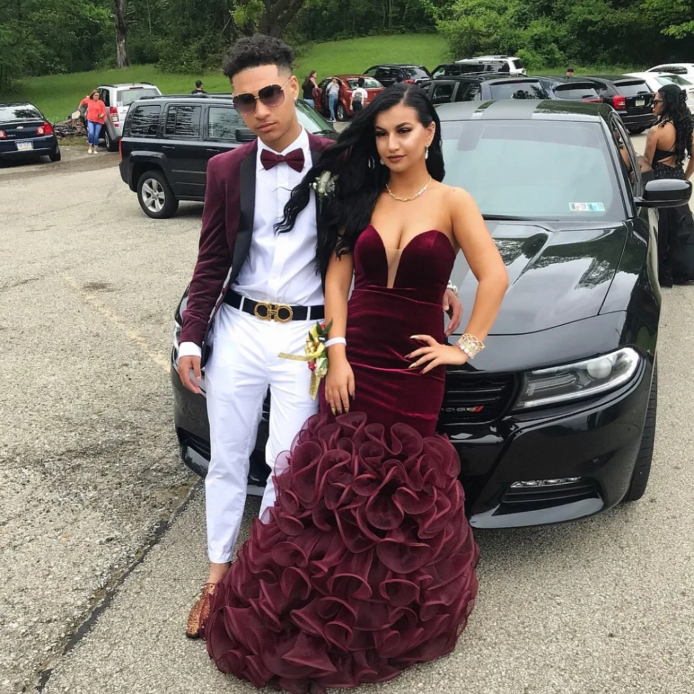 

Sexy Strapless Mermaid Prom Dress Burgundy Velvet Sweetheart Ruffles African Formal Evening Dresses Plus Size Long Party Gowns