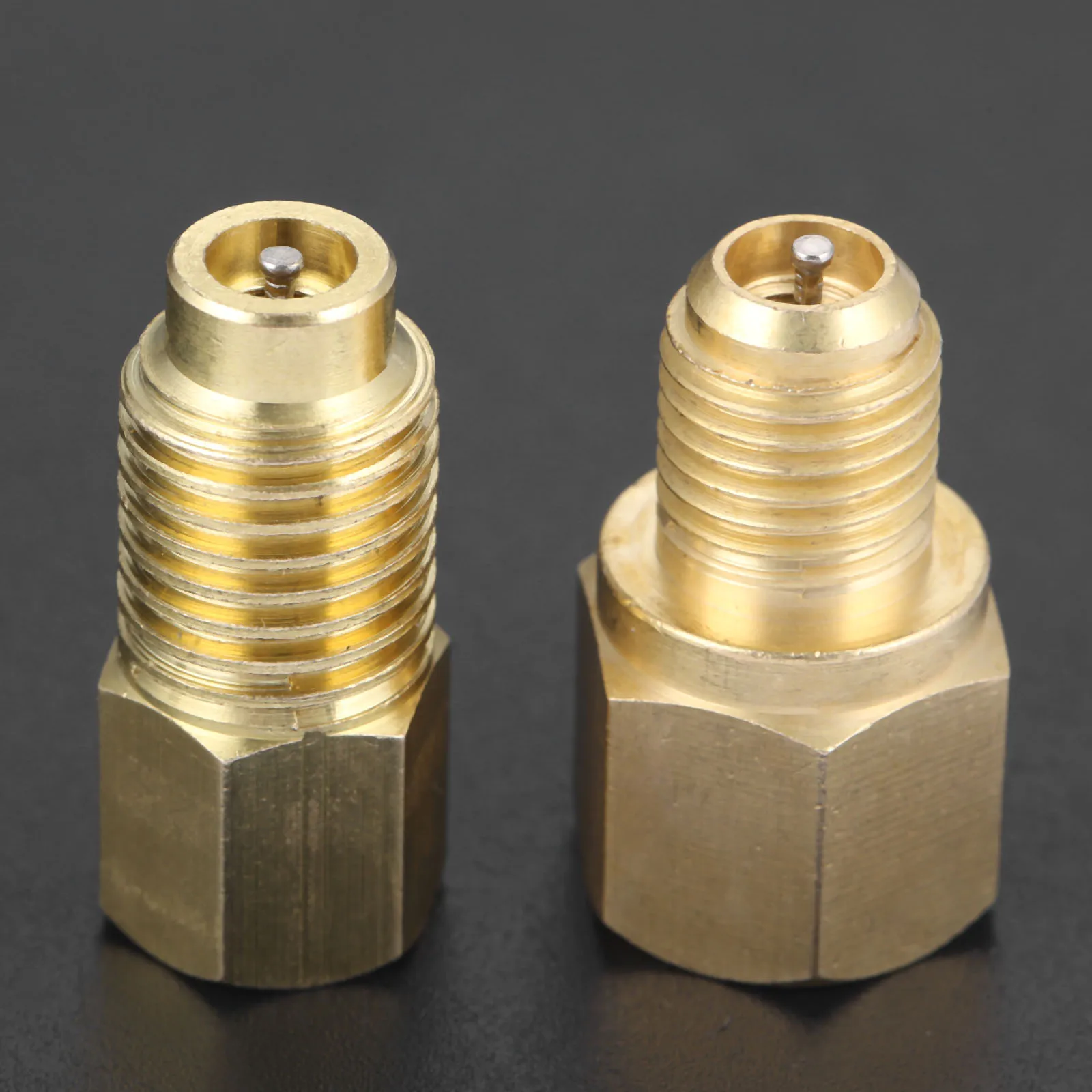 

2Pcs 1/4" ACME Female 1/2" Male R134a and R22 Adapters w/ Valve Core Refrigerant Tank/Vacuum Pump