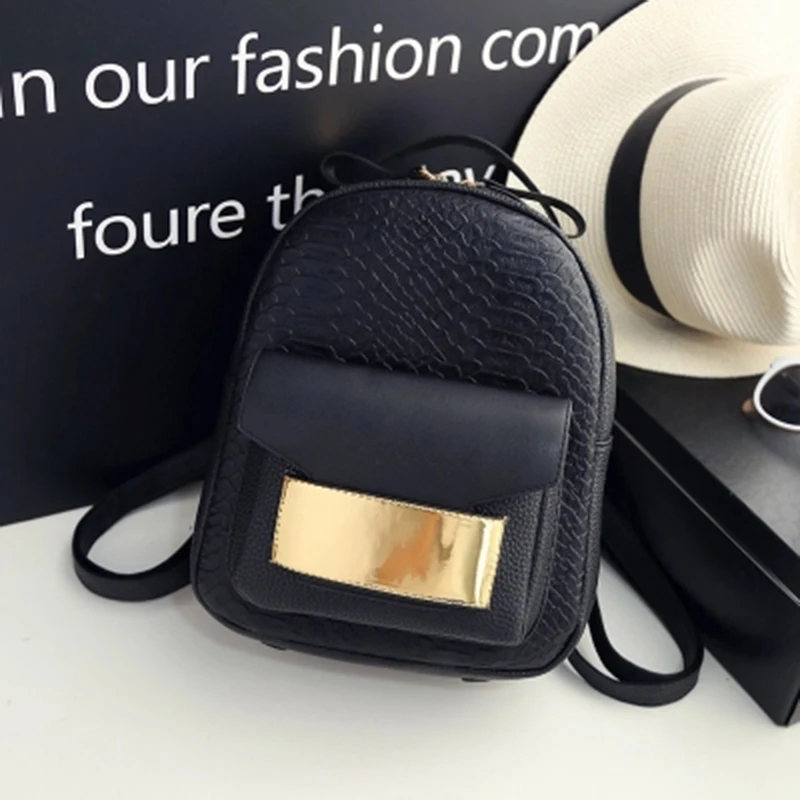 2017 Golden Snakeskin Design Women s Backpacks Serpentine Women Fashion Backpack European Style Bags for girls