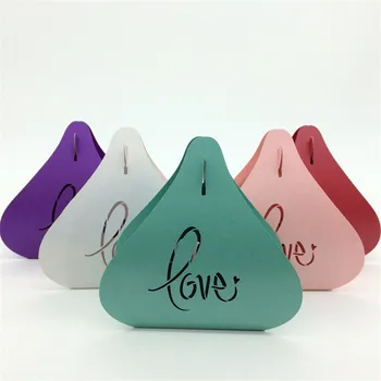 

Wedding Love Candy Box Creative Laser Cut Heart-shaped Candy Bag Wedding Favor Birthday Party Supplies Paper Kraft 200pcs
