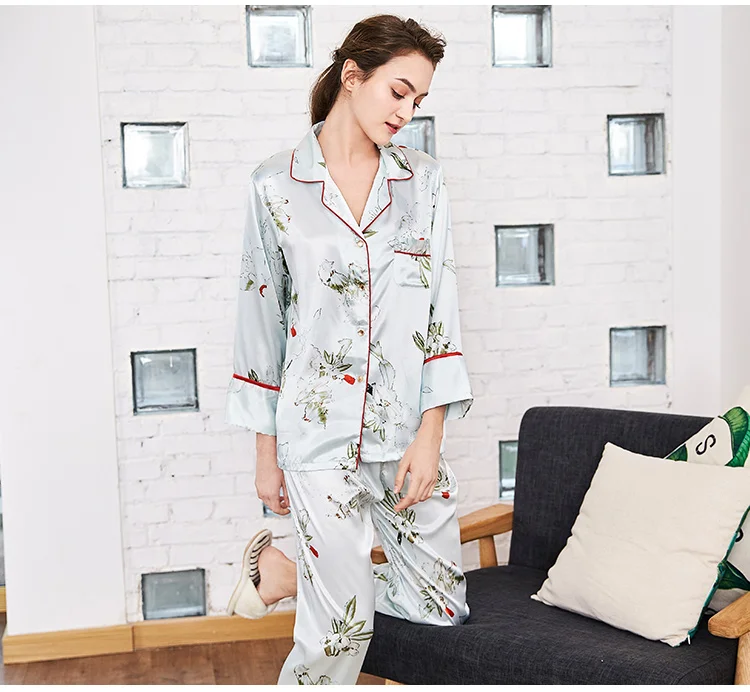 Новый Для женщин шелковый атлас Домашняя одежда Print Pajama Set длинный рукав пижама комплект Демисезонный Pijama feminino модные комплект одежды для