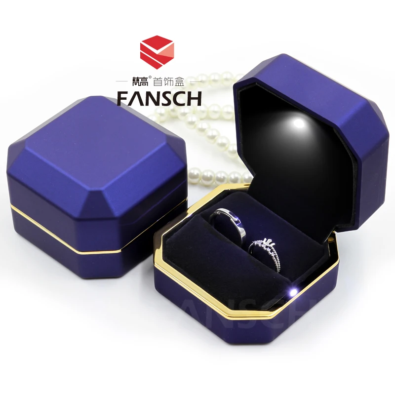High Quanlity Square Wood Box With Light Fashion Romantic Jewelry Wooden Ring Boxes Coffee Color Gift