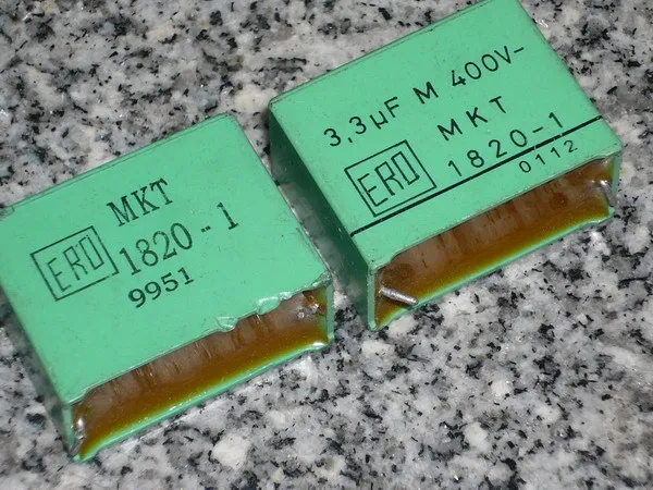 

[SA] Германия ERO фильм MKT1820 серии конденсатор 3.3UF400V футов от 28 м на складе оптовой-20 шт./лот