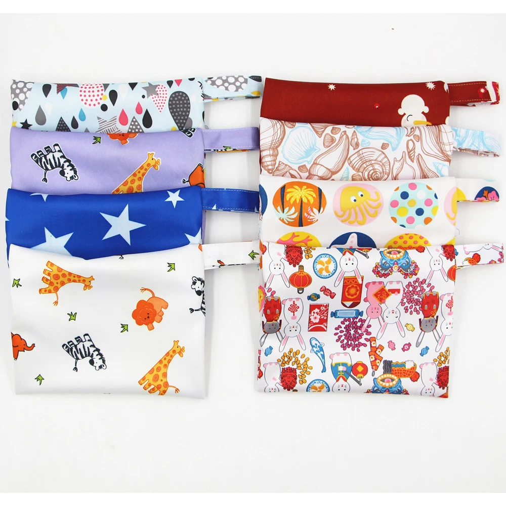 1 pc Portable Waterproof PUL Wet Bag for Menstrual Pads Cloth Sanitary Pads Bag with Snap Handle Printed Bag