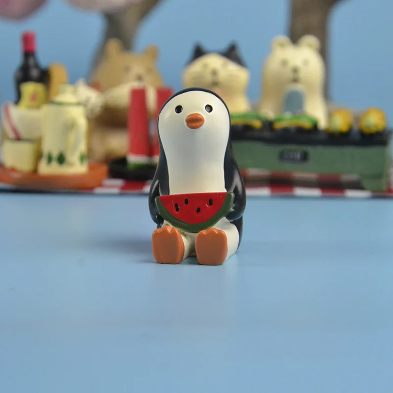 Японский каваи мультфильм бязь Кот Пингвин белый медведь панда go Пикник миниатюрная фигурка Сакура Дерево лужайка пень бассейн мебель игрушка - Цвет: sitting penguin