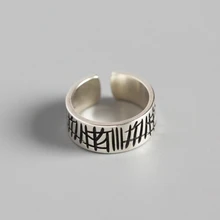 Retro personalidad Hipster Irregular tallado negro línea oxidada garabato ancho Pasta dedo anillo 925 Sterling Silver Band For Women