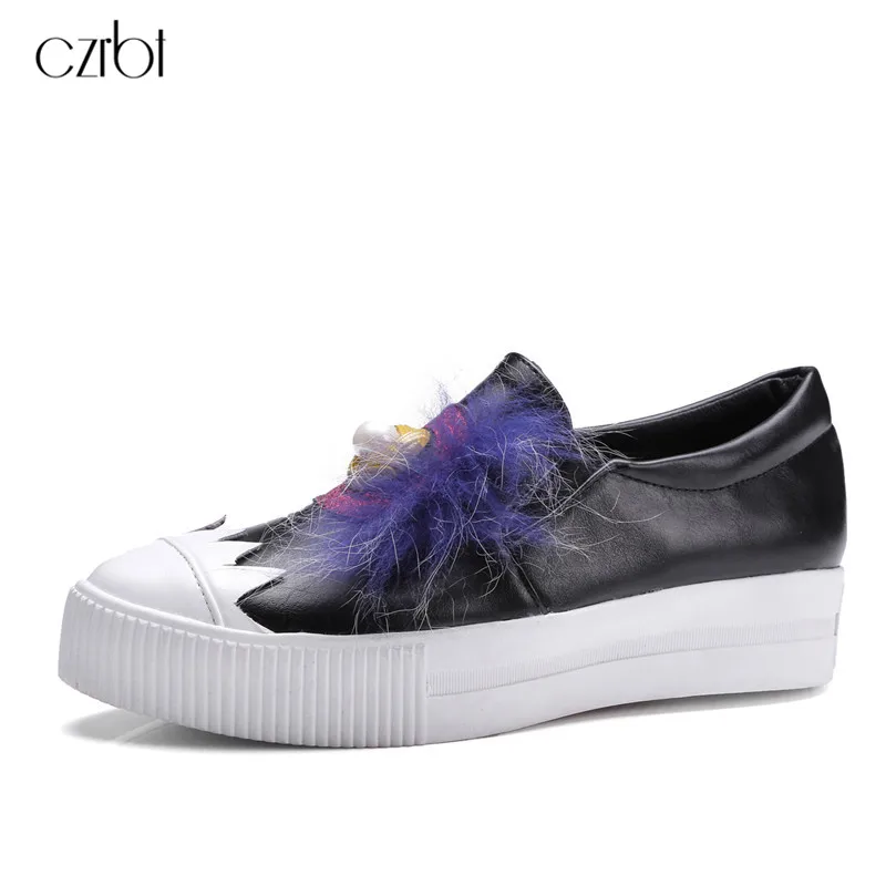 trending flat shoes for ladies